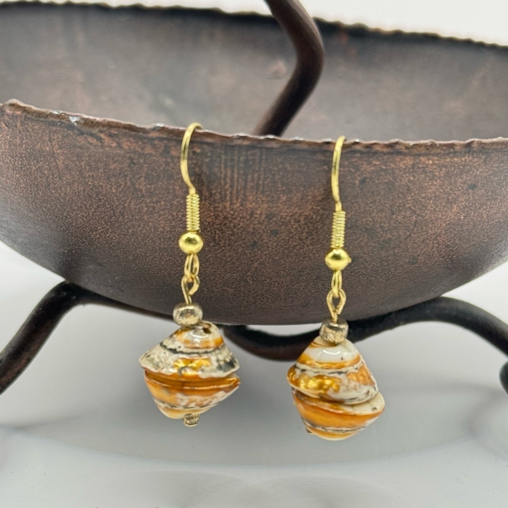 VTG Handmade Shell Dangle Earrings Gold Tone Boho Coastal Artisan